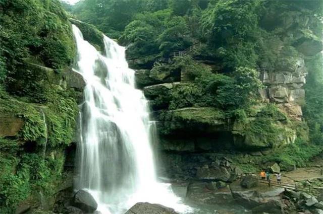 江冬秀菜刀威胁胡适,不许他与曹诚英来往,却默许他与韦莲司交往
